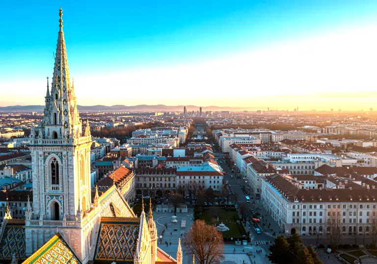 how-to-spend-1-week-in-Vienna-austria-opera-mozart-hofburg-schobrunn-spanish-riding